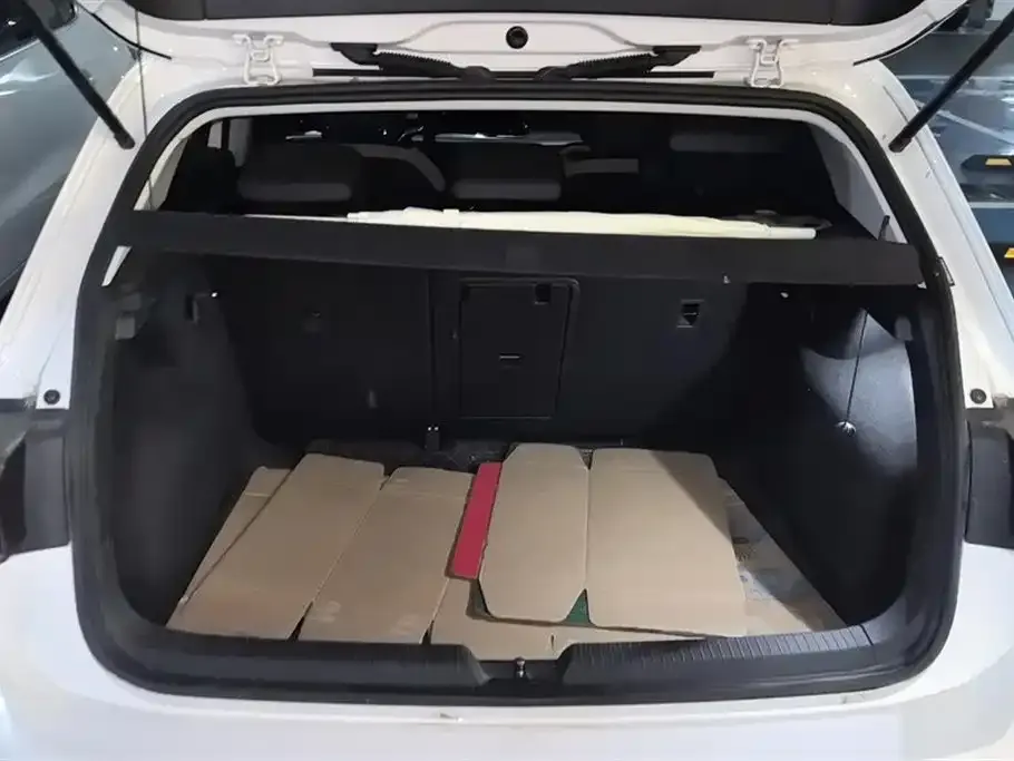 Volkswagen Golf 2021 из CN, фото 4