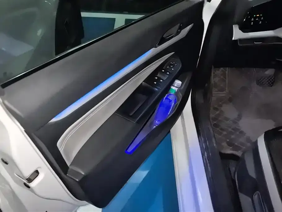 Volkswagen Golf 2021 из CN, фото 7
