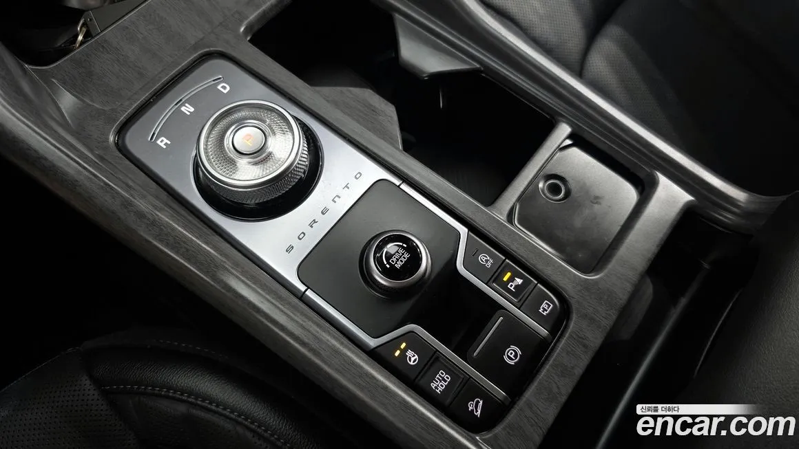 Kia Sorento — фото 9