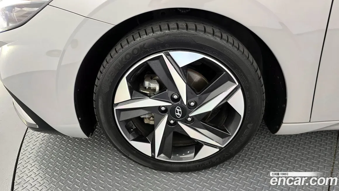 Hyundai AVANTE — фото 5