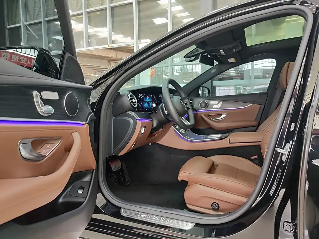 Mercedes-Benz E-Class — фото 6