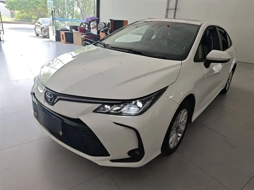 Toyota Corolla 2023 из CN, фото 2