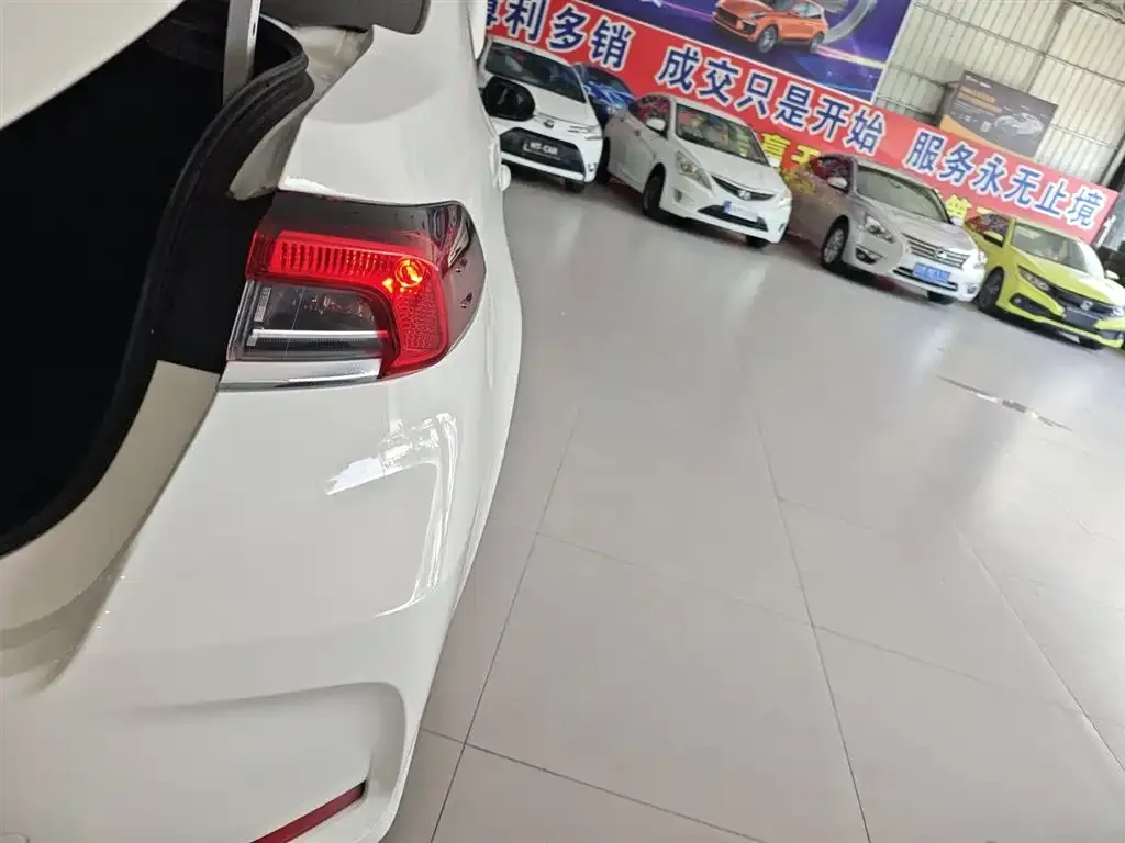 Toyota Corolla 2023 из CN, фото 8