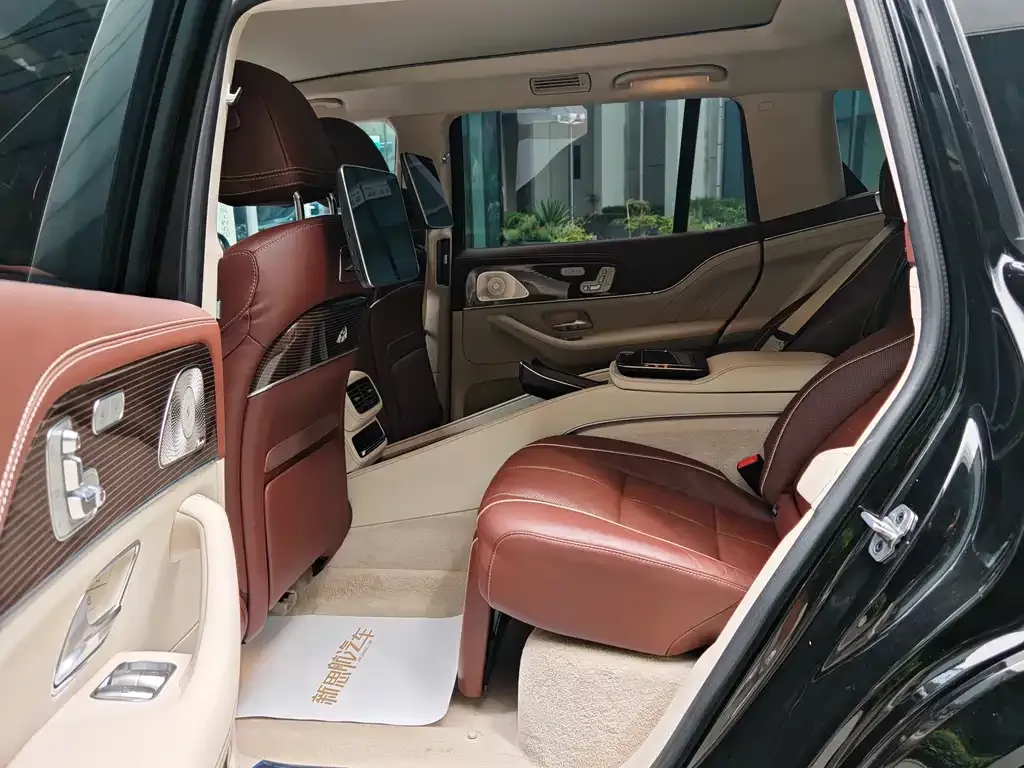 Mercedes-Benz GLS — фото 10