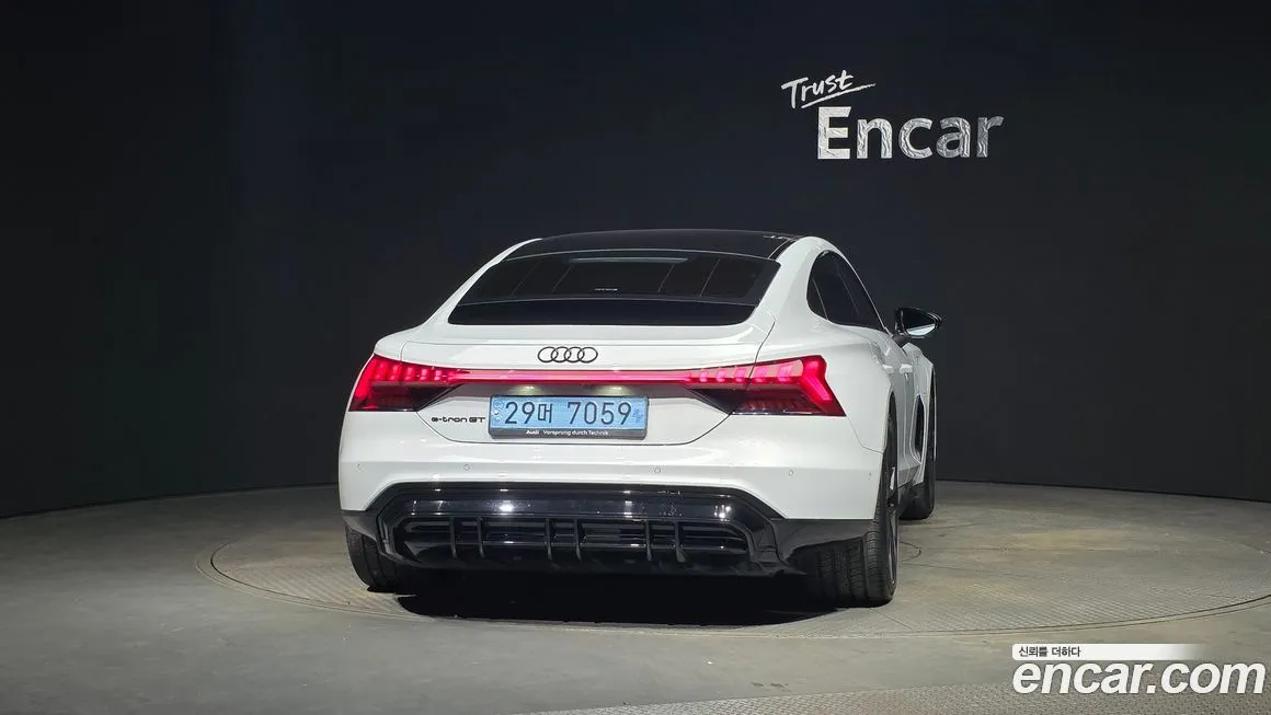 Audi e-tron GT 2023 из KR, фото 4