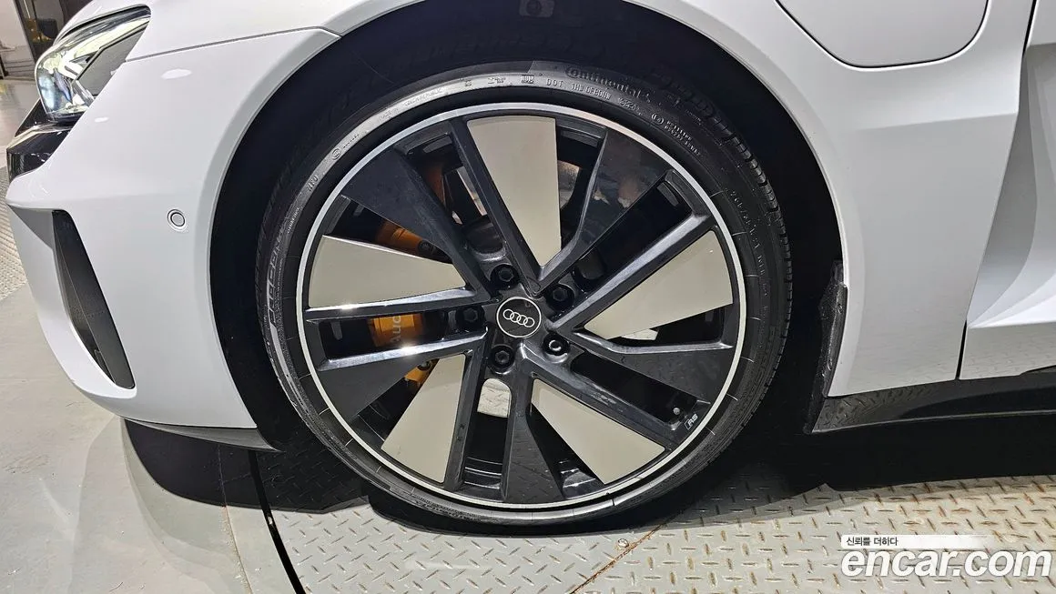 Audi e-tron GT 2023 из KR, фото 5