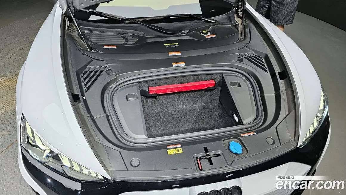 Audi e-tron GT 2023 из KR, фото 6