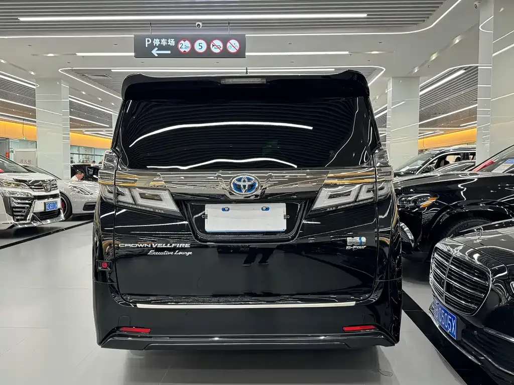 Toyota Vellfire 2022 из CN, фото 4