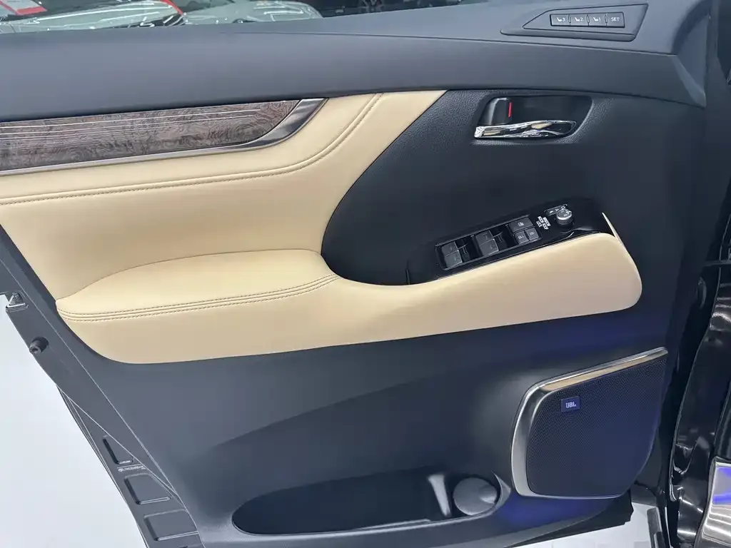Toyota Vellfire 2022 из CN, фото 5