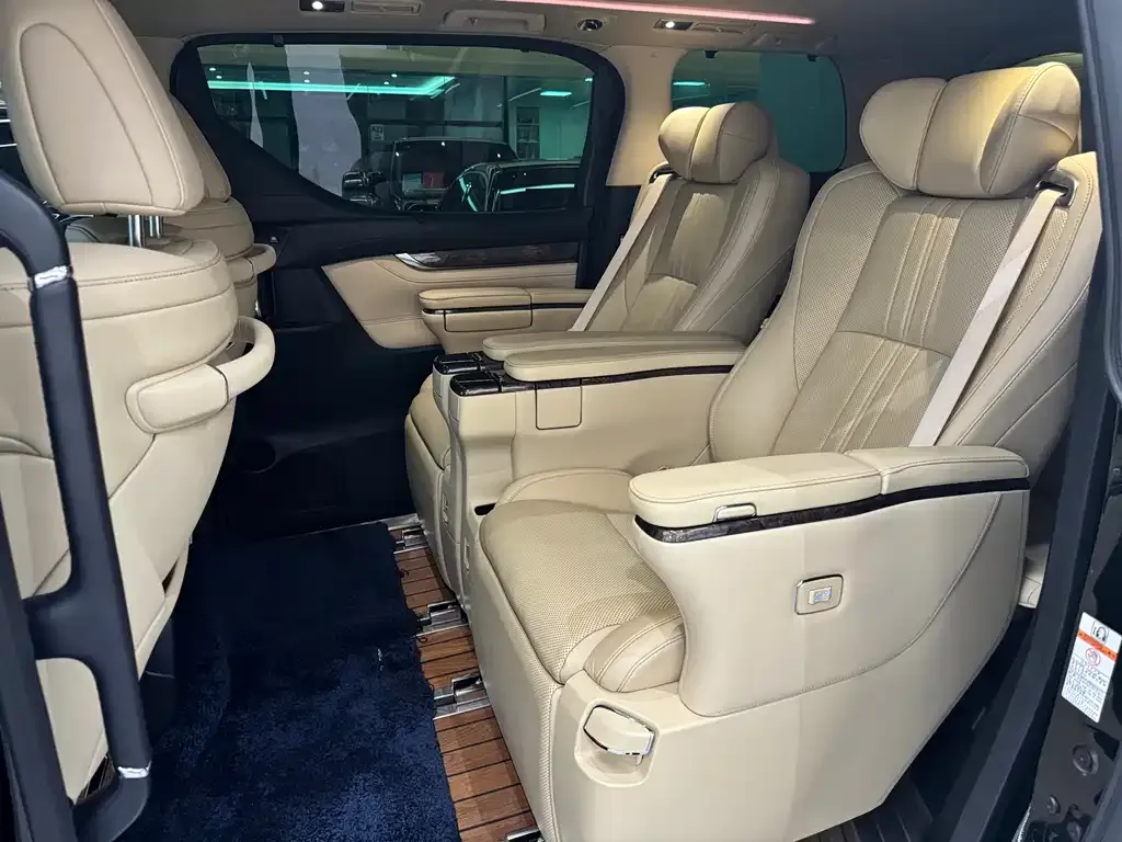 Toyota Vellfire 2022 из CN, фото 8
