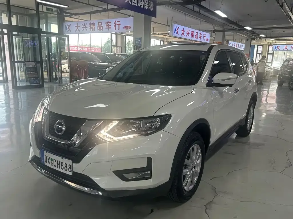 Nissan X-Trail — фото 1