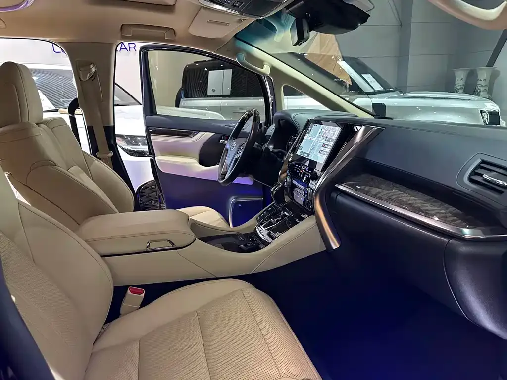 Toyota Vellfire 2022 из CN, фото 5