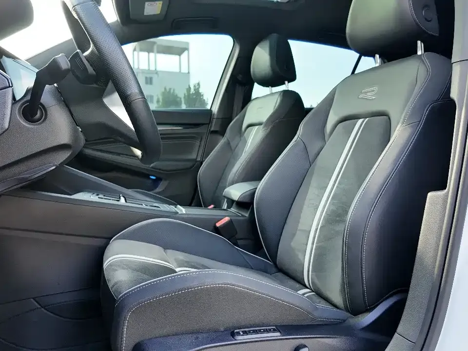 Volkswagen Golf 2022 из CN, фото 7