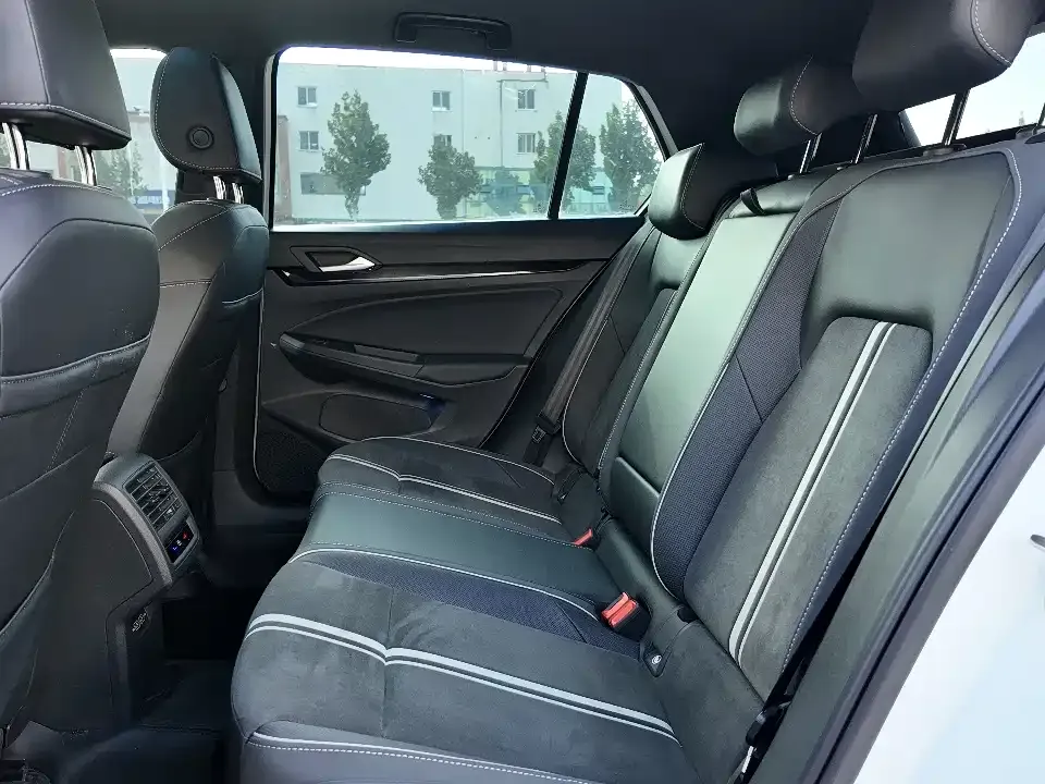 Volkswagen Golf 2022 из CN, фото 8