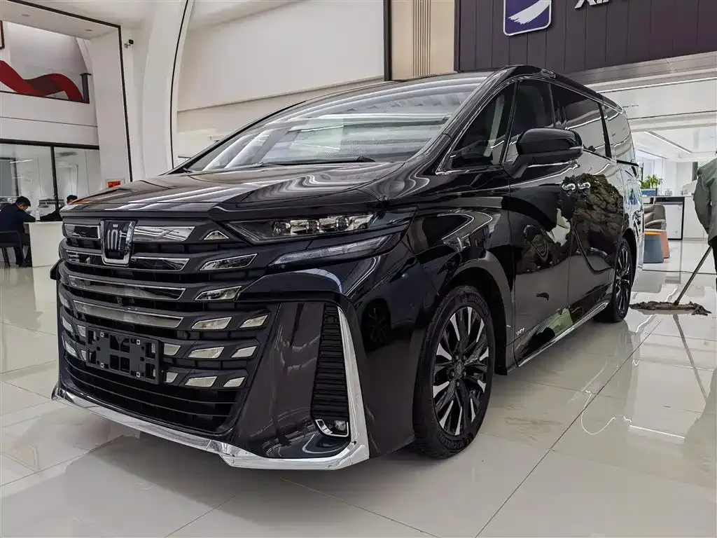 Toyota Vellfire 2024 из CN, фото 1