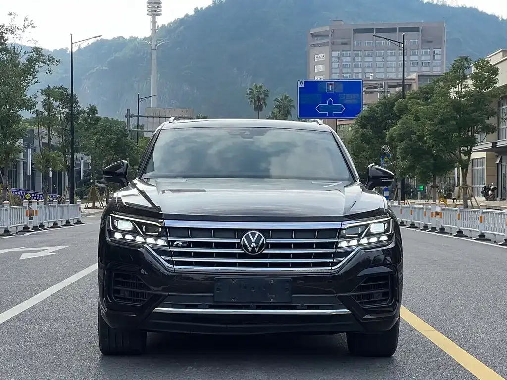 Volkswagen Touareg 2021 из CN, фото 2