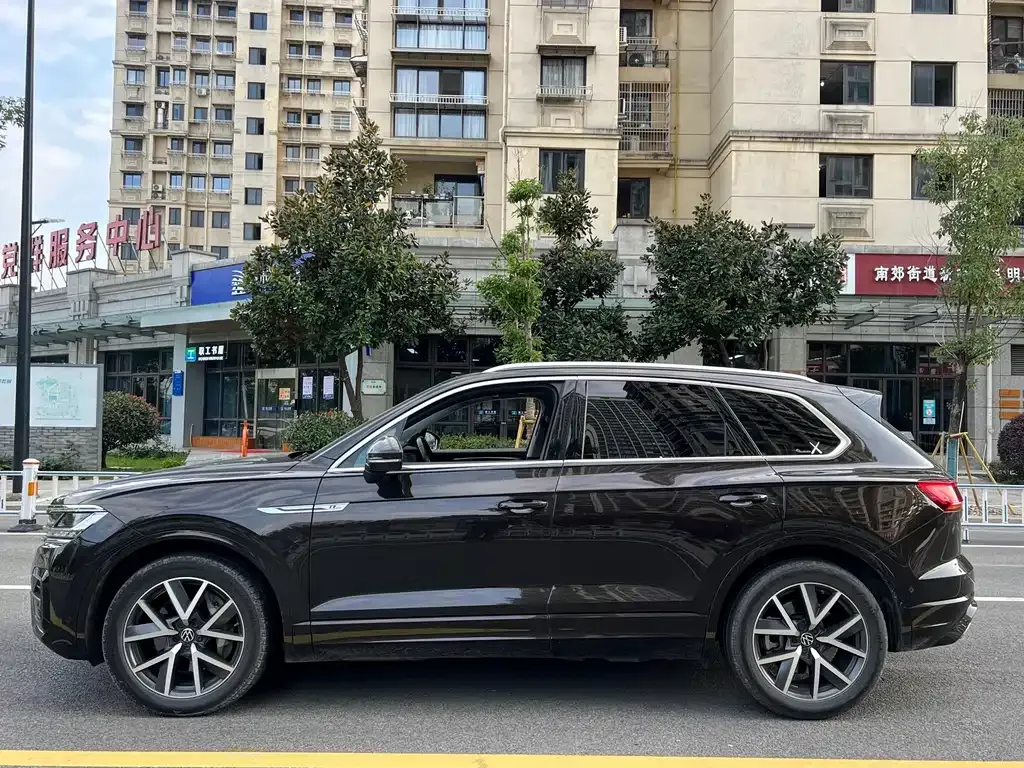 Volkswagen Touareg 2021 из CN, фото 7