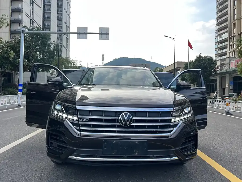 Volkswagen Touareg 2021 из CN, фото 8