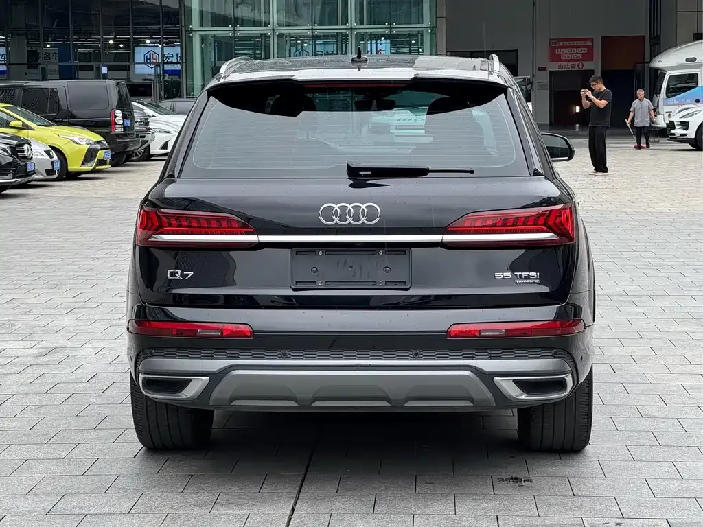 Audi Q7 — фото 4