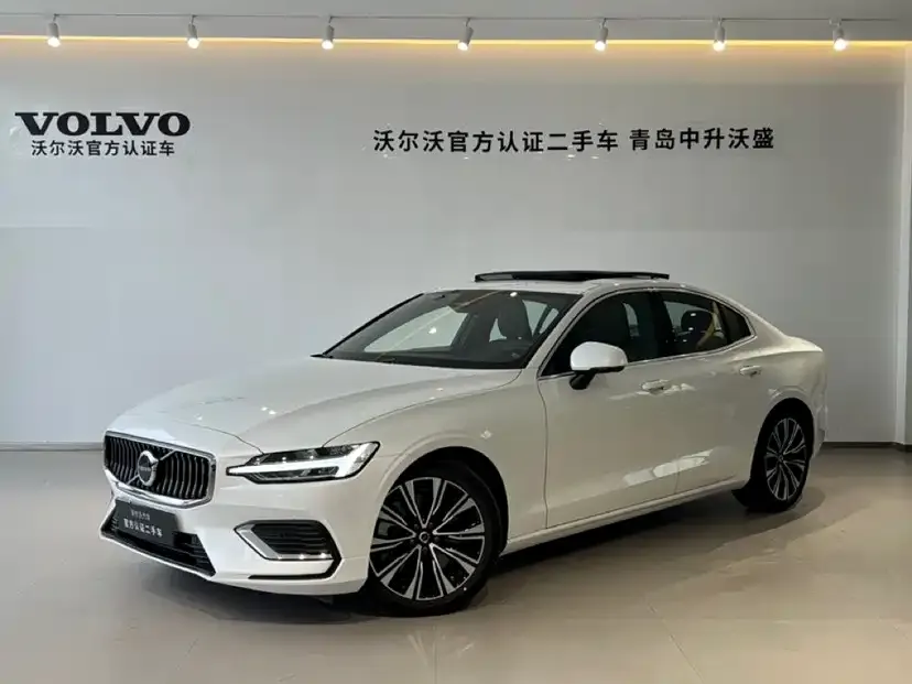 Volvo S60 — фото 1