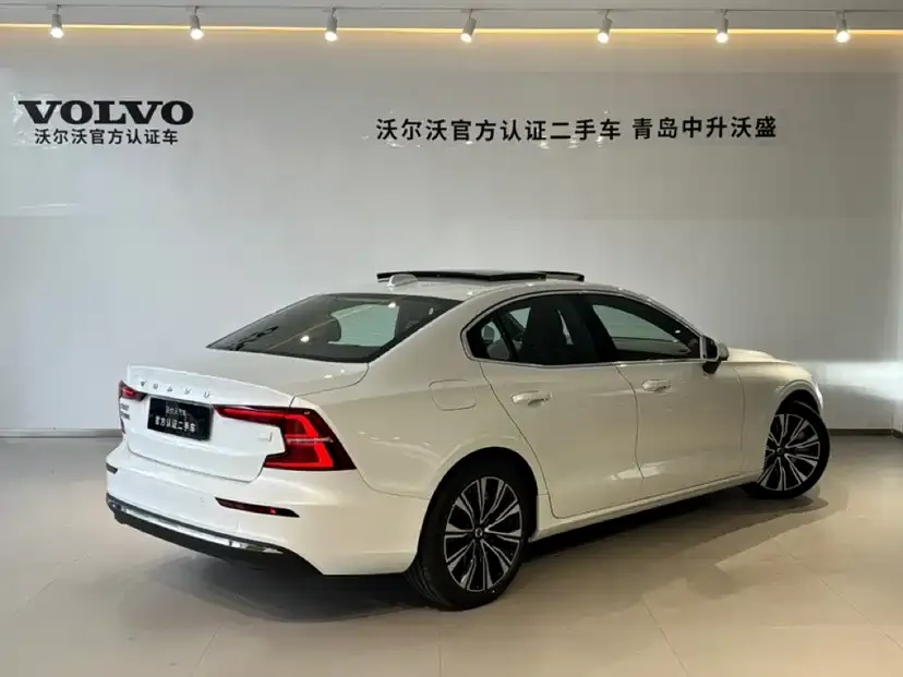 Volvo S60 — фото 4