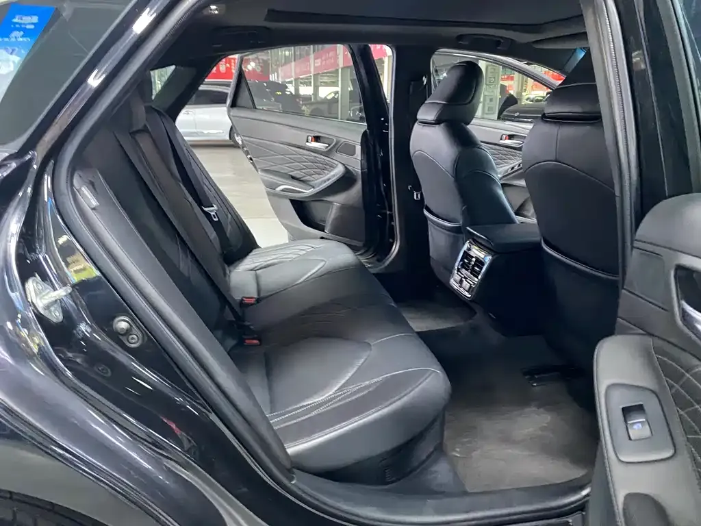 Toyota Avalon 2022 из CN, фото 9