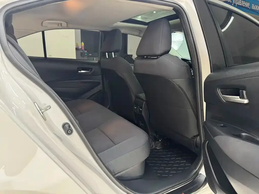 Toyota Corolla 2021 из CN, фото 10