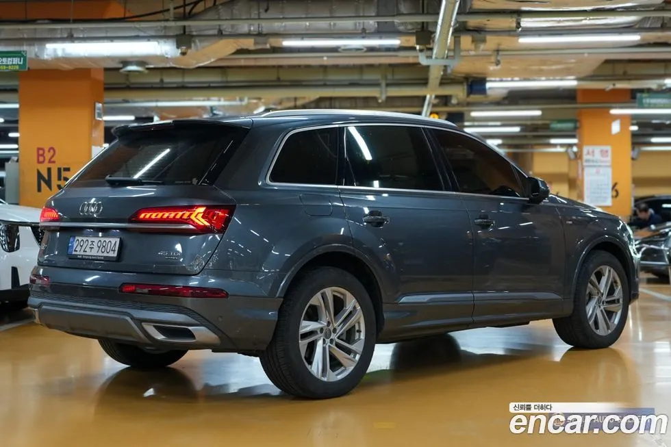 Audi Q7 2021 из KR, фото 2