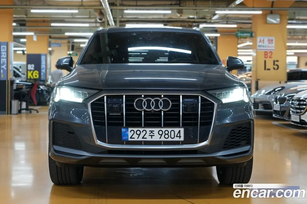 Audi Q7 2021 из KR, фото 3