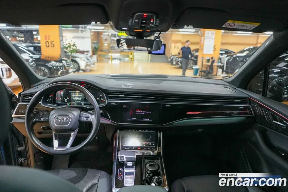 Audi Q7 2021 из KR, фото 7