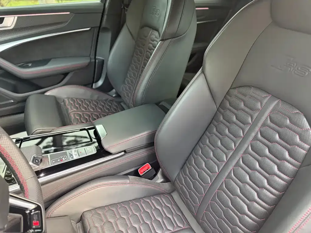 Audi RS 6 2021 из CN, фото 8
