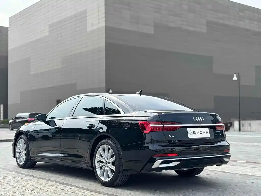 Audi A6L — фото 7