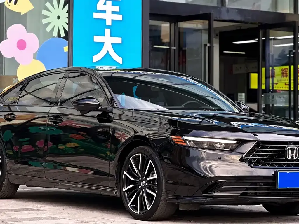 Honda Accord — фото 1