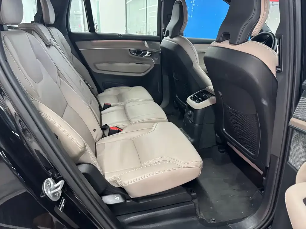 Volvo XC90 PHEV 2025 из CN, фото 5