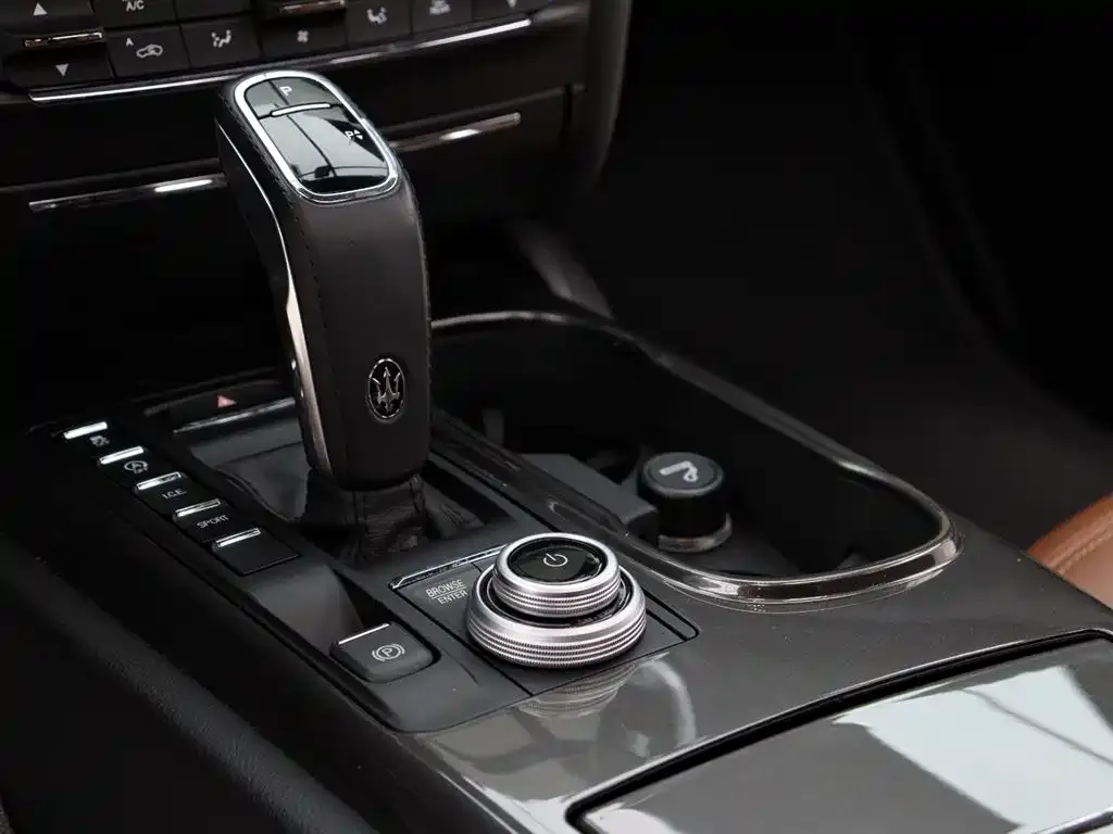 Maserati Ghibli 2022 из CN, фото 10