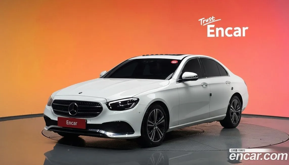 Mercedes-Benz E-Class — фото 1