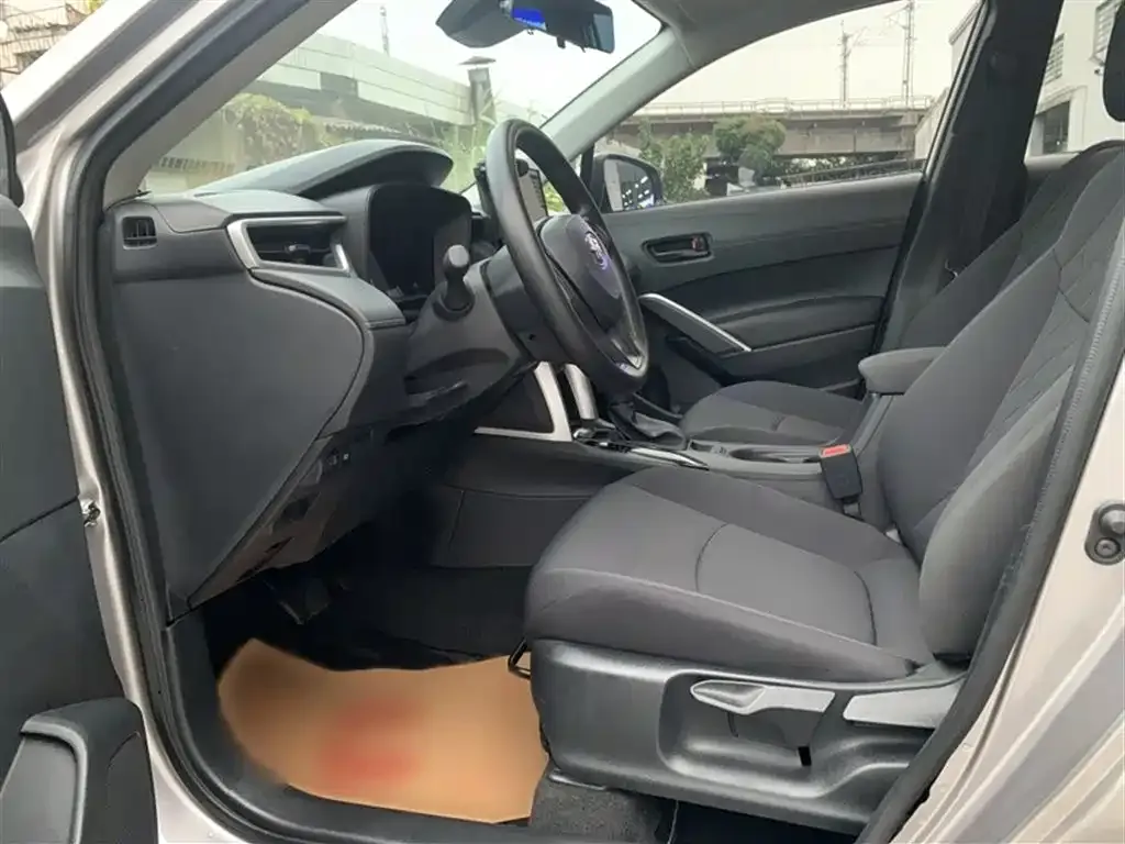 Toyota Corolla Cross — фото 10