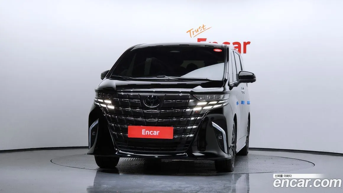 Toyota Alphard — фото 3