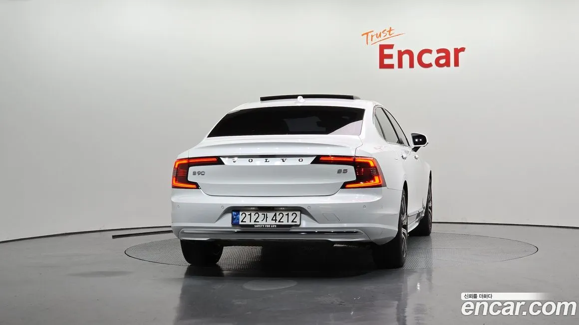 Volvo S90 2023 из KR, фото 4