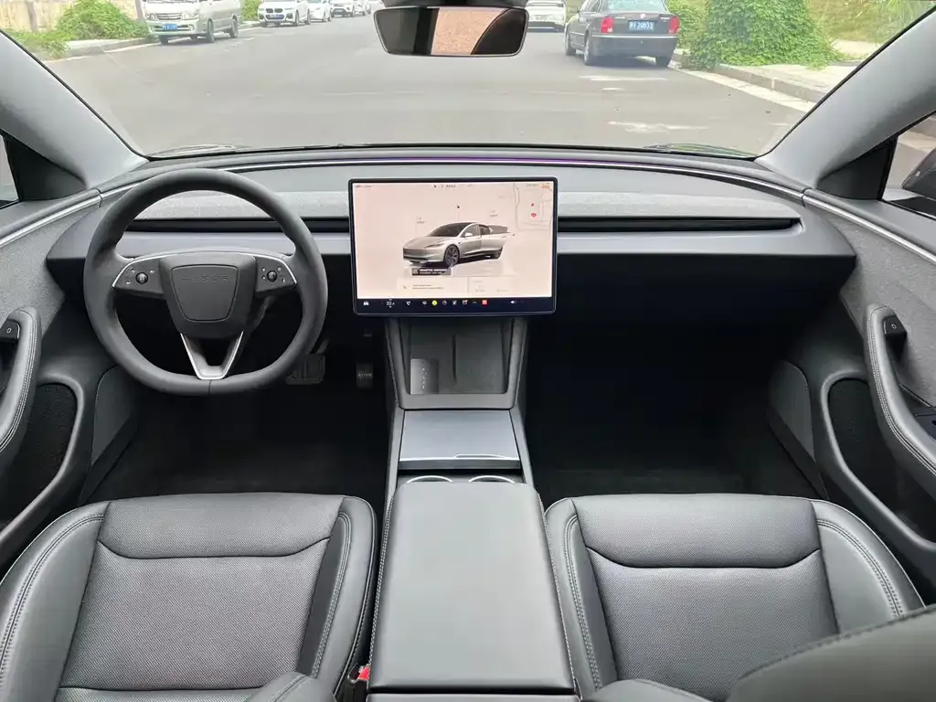 Tesla Model 3 — фото 10
