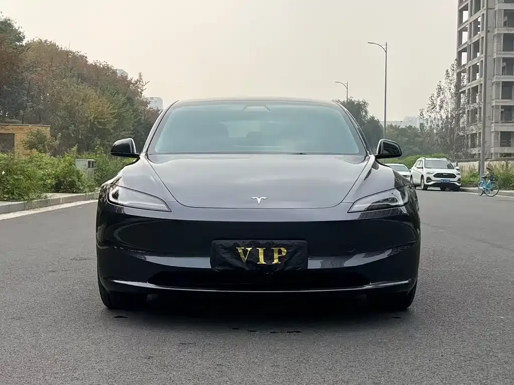 Tesla Model 3 — фото 2