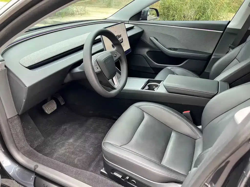 Tesla Model 3 — фото 7