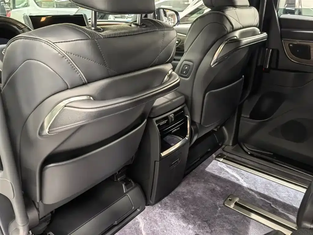 Toyota Alphard 2024 из CN, фото 10