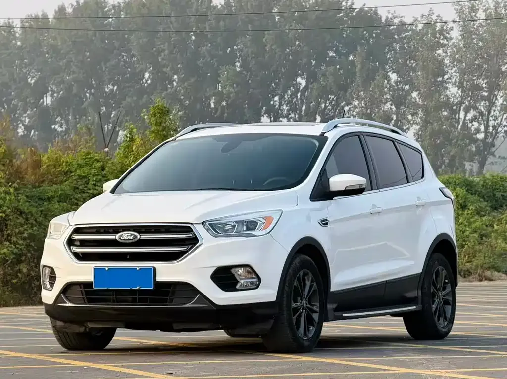 Ford Kuga 2021 из CN, фото 1