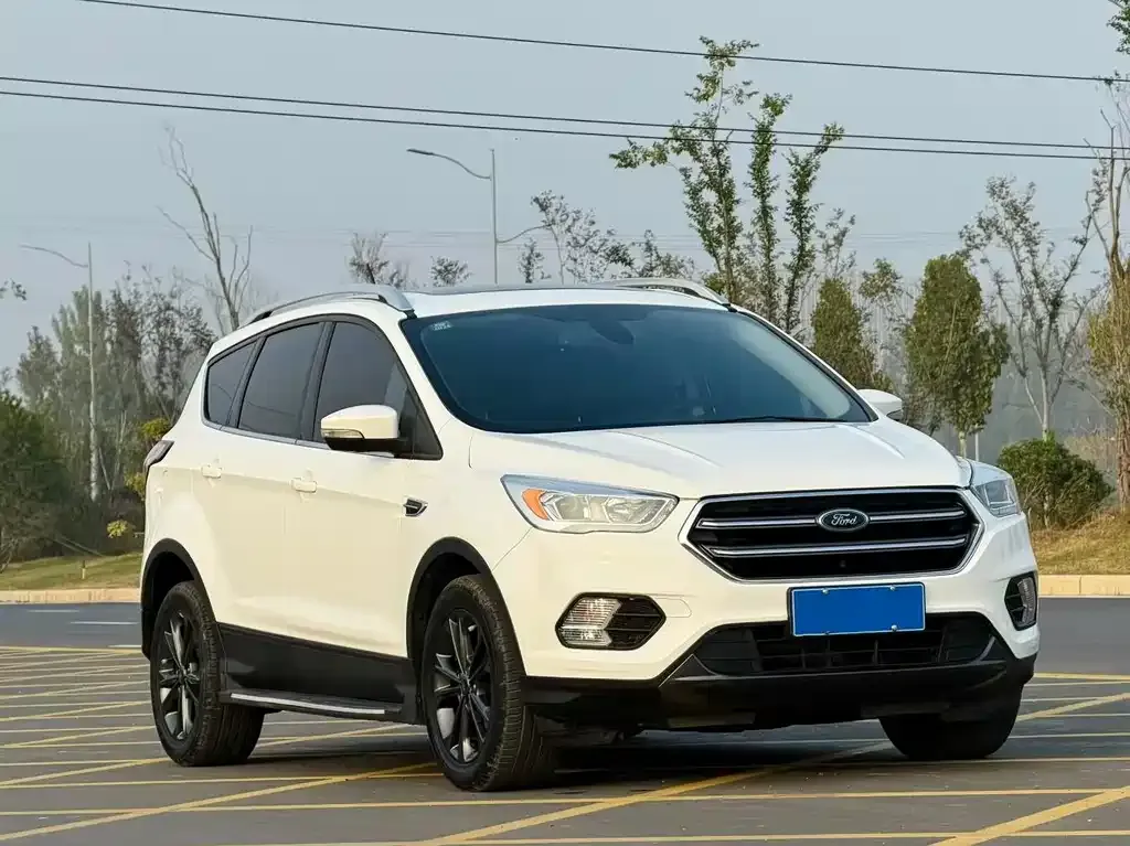 Ford Kuga 2021 из CN, фото 3
