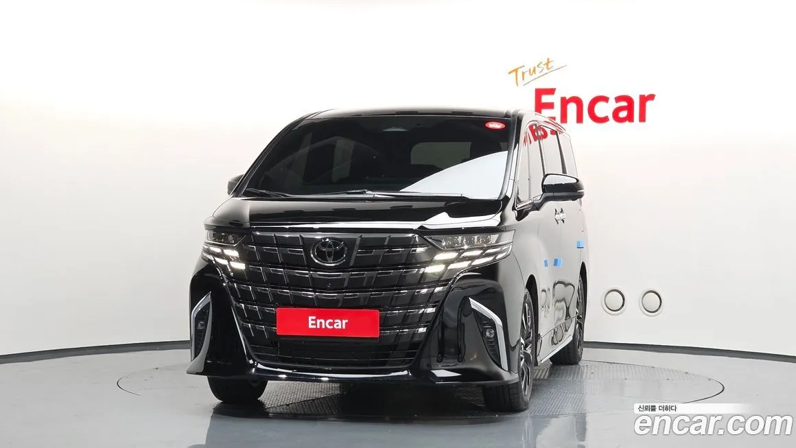 Toyota Alphard — фото 3