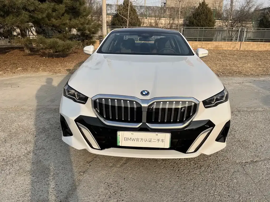 BMW i5 2024 из CN, фото 2
