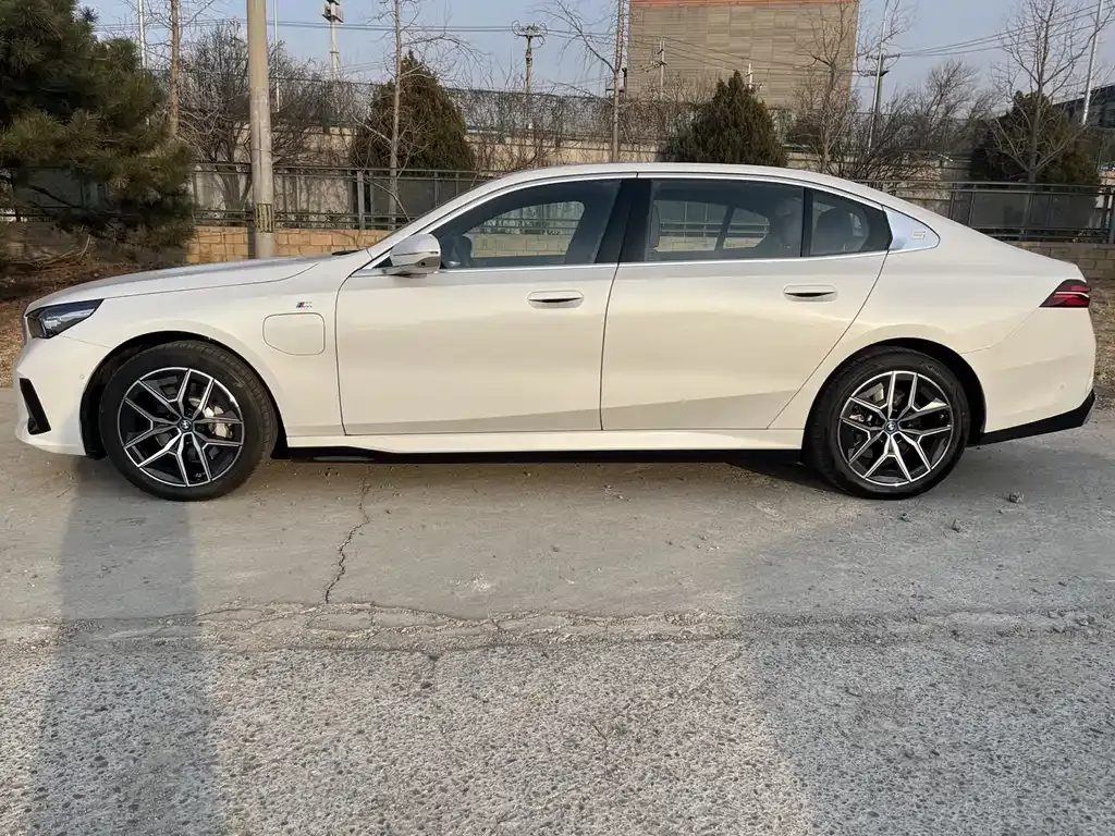 BMW i5 2024 из CN, фото 5