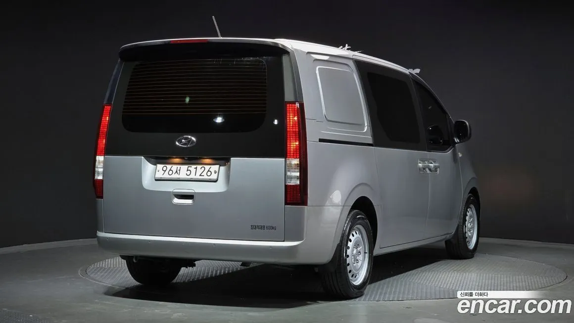 Hyundai Staria — фото 2