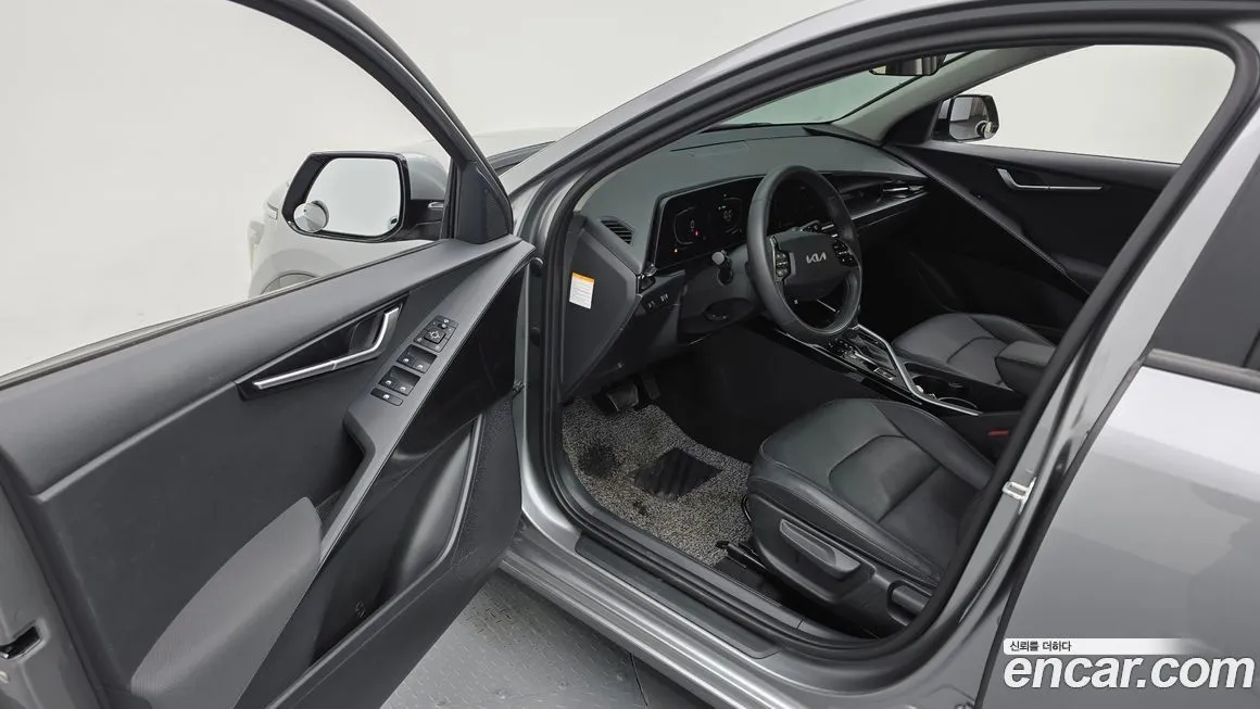 Kia Niro — фото 10